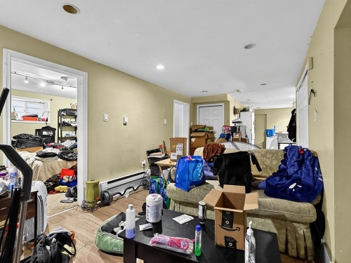8247 10Th Avenue, Burnaby, BC - Indoor
