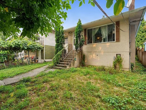 8247 10Th Avenue, Burnaby, BC - Outdoor