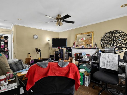 8247 10Th Avenue, Burnaby, BC - Indoor