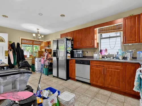 8247 10Th Avenue, Burnaby, BC - Indoor Photo Showing Kitchen With Double Sink