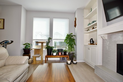 24442 113 Avenue, Maple Ridge, BC - Indoor With Fireplace