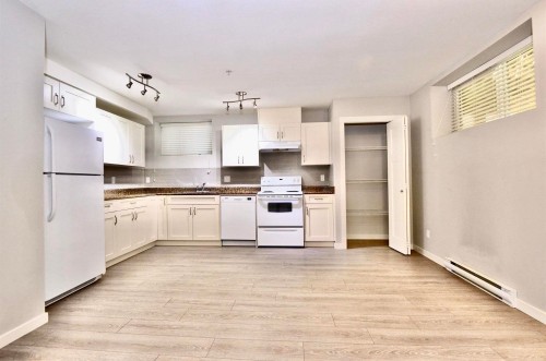 24442 113 Avenue, Maple Ridge, BC - Indoor Photo Showing Kitchen