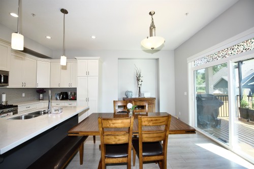 24442 113 Avenue, Maple Ridge, BC - Indoor Photo Showing Kitchen With Double Sink
