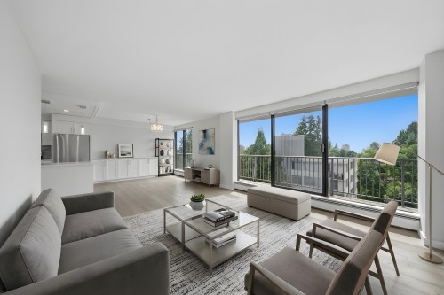 802-1745 Esquimalt Avenue  West Vancouver, BC V7V 1R7