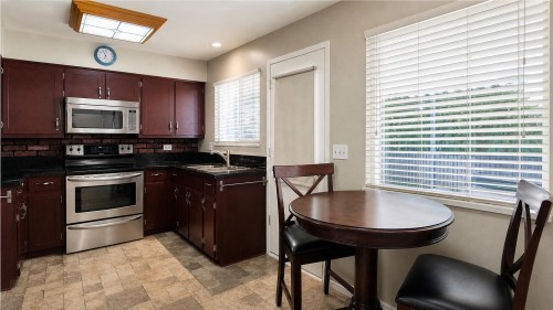 1798 Heather Avenue, Port Coquitlam, BC - Indoor Photo Showing Kitchen With Double Sink