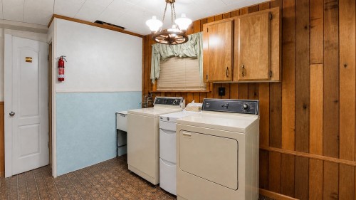 1798 Heather Avenue, Port Coquitlam, BC - Indoor Photo Showing Laundry Room