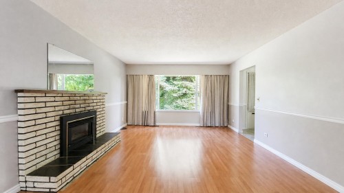 1798 Heather Avenue, Port Coquitlam, BC - Indoor With Fireplace