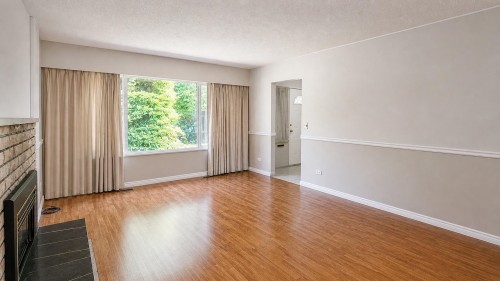 1798 Heather Avenue, Port Coquitlam, BC - Indoor Photo Showing Other Room With Fireplace
