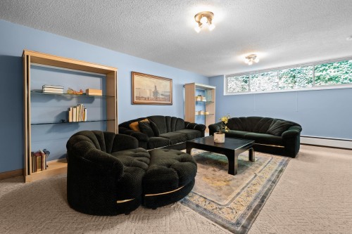 3455 Highland Boulevard, North Vancouver, BC - Indoor Photo Showing Living Room