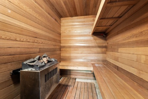 3455 Highland Boulevard, North Vancouver, BC - Indoor Photo Showing Other Room