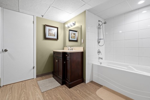3455 Highland Boulevard, North Vancouver, BC - Indoor Photo Showing Bathroom