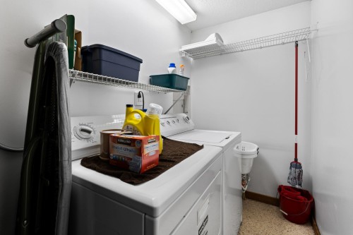 3455 Highland Boulevard, North Vancouver, BC - Indoor Photo Showing Laundry Room