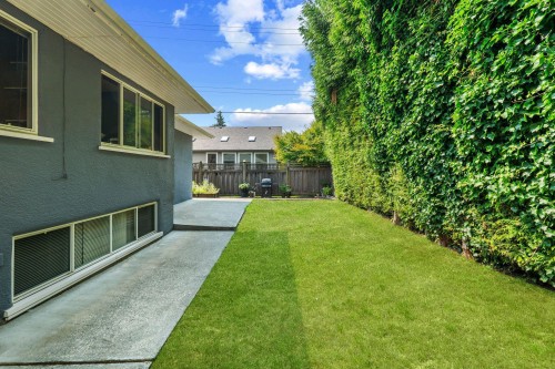 3455 Highland Boulevard, North Vancouver, BC - Outdoor