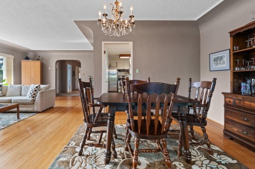3455 Highland Boulevard, North Vancouver, BC - Indoor Photo Showing Dining Room