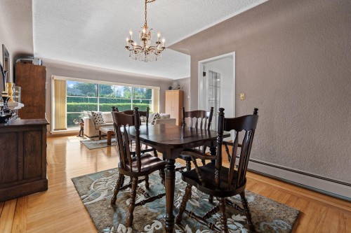 3455 Highland Boulevard, North Vancouver, BC - Indoor Photo Showing Dining Room
