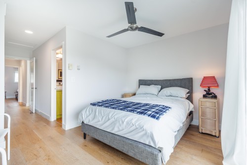 4-5768 Marine Way, Sechelt, BC - Indoor Photo Showing Bedroom