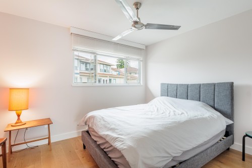 4-5768 Marine Way, Sechelt, BC - Indoor Photo Showing Bedroom