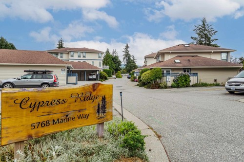4-5768 Marine Way, Sechelt, BC - Outdoor
