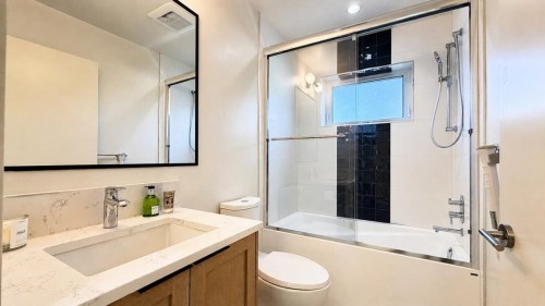 3214 King Edward Avenue W, Vancouver, BC - Indoor Photo Showing Bathroom