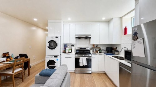 3214 King Edward Avenue W, Vancouver, BC - Indoor Photo Showing Kitchen With Double Sink