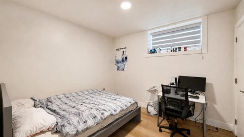 3214 King Edward Avenue W, Vancouver, BC - Indoor Photo Showing Bedroom