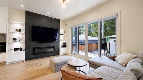 3214 King Edward Avenue W, Vancouver, BC - Indoor Photo Showing Living Room With Fireplace