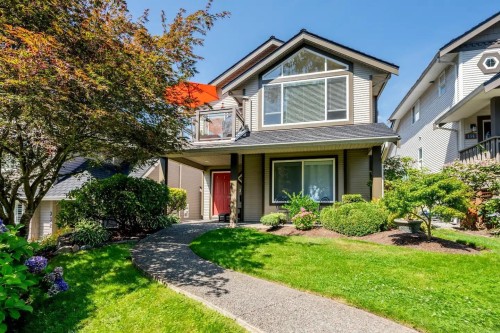 336 26th Street E North Vancouver, BC V7N 1B1