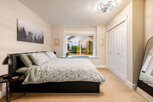 336 26Th Street E, North Vancouver, BC - Indoor Photo Showing Bedroom