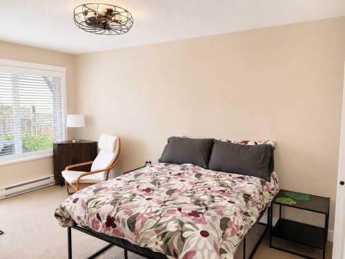 336 26Th Street E, North Vancouver, BC - Indoor Photo Showing Bedroom