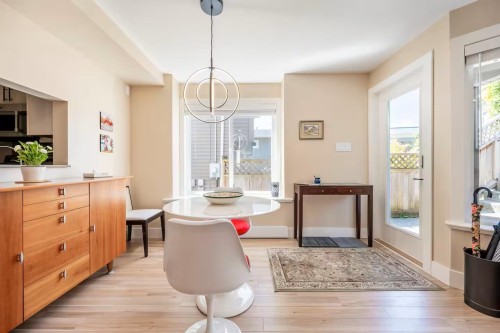 336 26Th Street E, North Vancouver, BC - Indoor