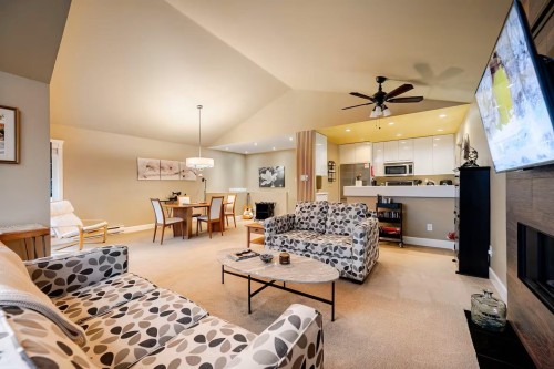 336 26Th Street E, North Vancouver, BC - Indoor Photo Showing Living Room With Fireplace