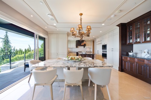 2766 Willoughby Road, West Vancouver, BC - Indoor Photo Showing Dining Room