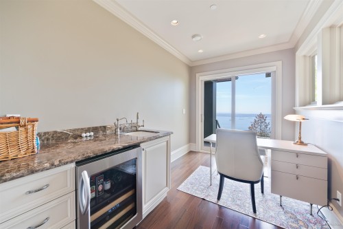 2766 Willoughby Road, West Vancouver, BC - Indoor