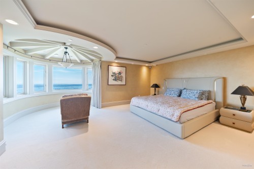 2766 Willoughby Road, West Vancouver, BC - Indoor Photo Showing Bedroom