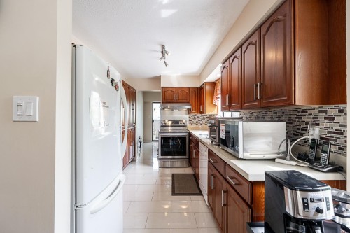 6496 Quebec Street, Vancouver, BC - Indoor Photo Showing Kitchen