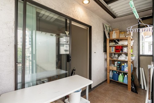 6496 Quebec Street, Vancouver, BC - Indoor Photo Showing Other Room