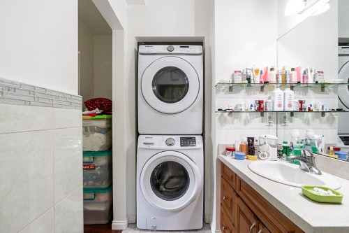 6496 Quebec Street, Vancouver, BC - Indoor Photo Showing Laundry Room