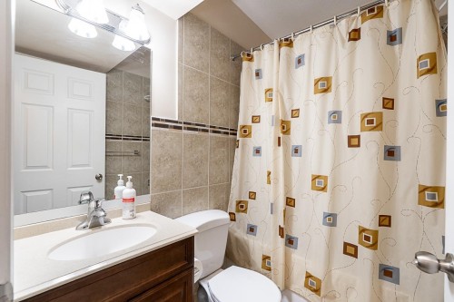6496 Quebec Street, Vancouver, BC - Indoor Photo Showing Bathroom