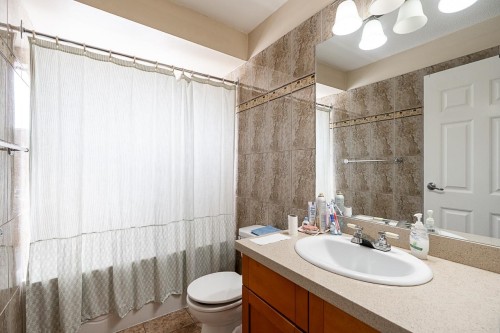 6496 Quebec Street, Vancouver, BC - Indoor Photo Showing Bathroom