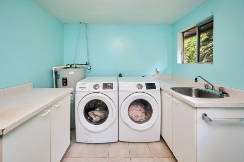 21810 132 Avenue, Maple Ridge, BC - Indoor Photo Showing Laundry Room