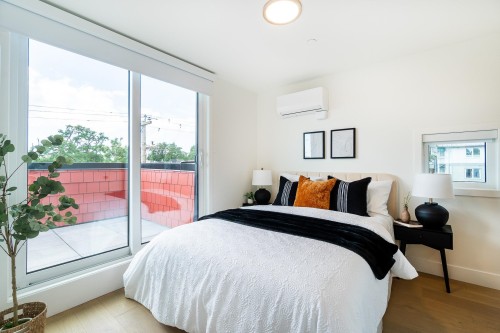 123-1552 3Rd Avenue E, Vancouver, BC - Indoor Photo Showing Bedroom