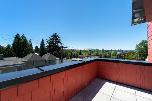 123-1552 3Rd Avenue E, Vancouver, BC - Outdoor