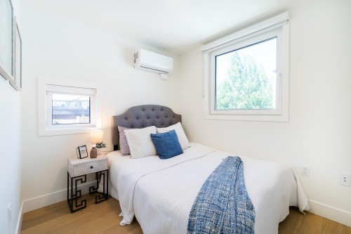 123-1552 3Rd Avenue E, Vancouver, BC - Indoor Photo Showing Bedroom
