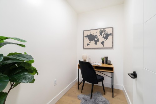 123-1552 3Rd Avenue E, Vancouver, BC - Indoor Photo Showing Other Room