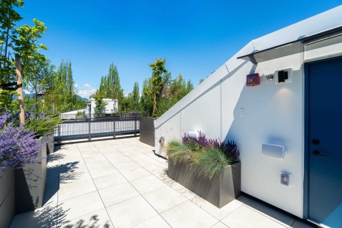 123-1552 3Rd Avenue E, Vancouver, BC - Outdoor