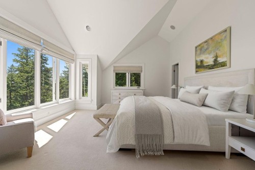 6180 Candia Place, West Vancouver, BC - Indoor Photo Showing Bedroom