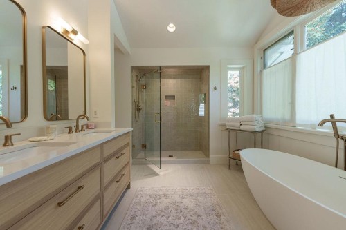 6180 Candia Place, West Vancouver, BC - Indoor Photo Showing Bathroom