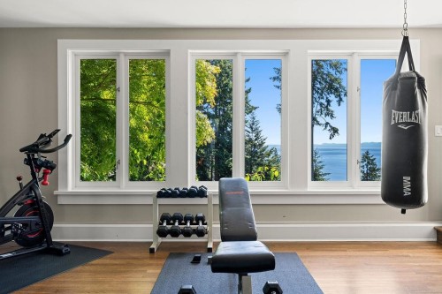 6180 Candia Place, West Vancouver, BC - Indoor Photo Showing Gym Room