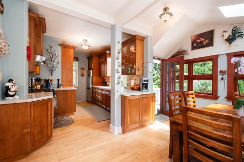 1560 Macgowan Avenue, North Vancouver, BC - Indoor