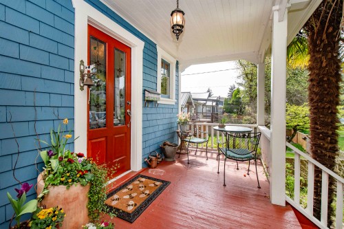 1560 Macgowan Avenue, North Vancouver, BC - Outdoor